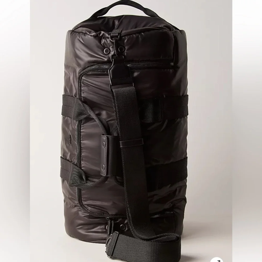Caraa x Free People Remus Waterproof Convertible Duffel Bag NWT - Picture 13 of 16